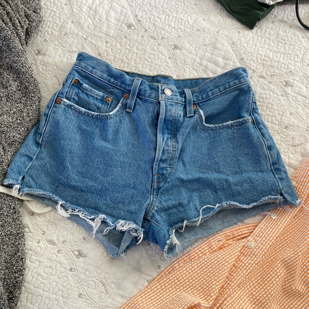 Levi Women’s shorts
